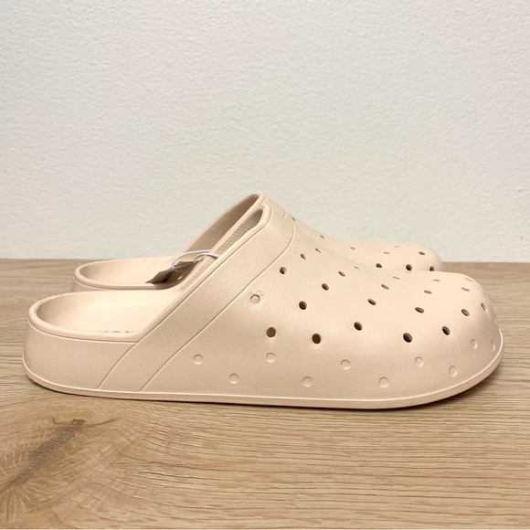 Old Navy Perforated Clogs Slides Kids‎ Sz 3-4 EVA Lightweight Summer Light Taupe - Picture 6 of 11